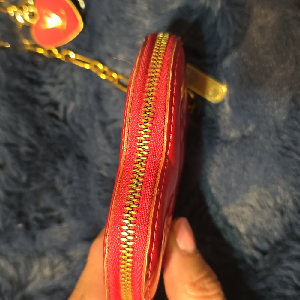 Louis Vuitton Heart Pouch - Picture 4 of 8